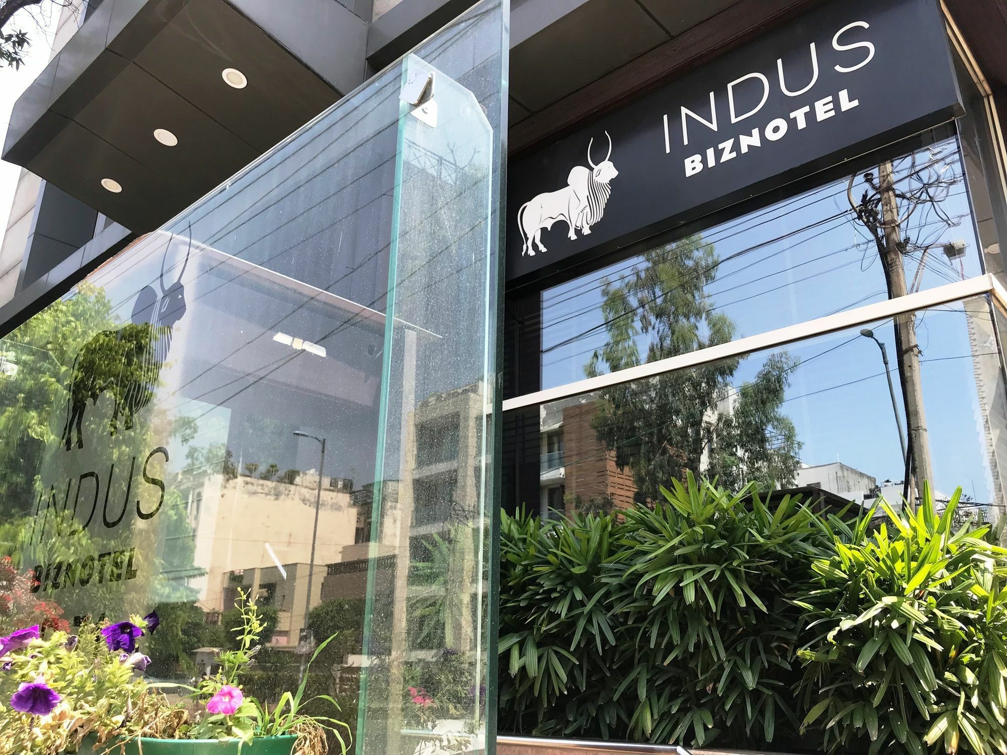 Indus Biznotel Νέο Δελχί Εξωτερικό φωτογραφία